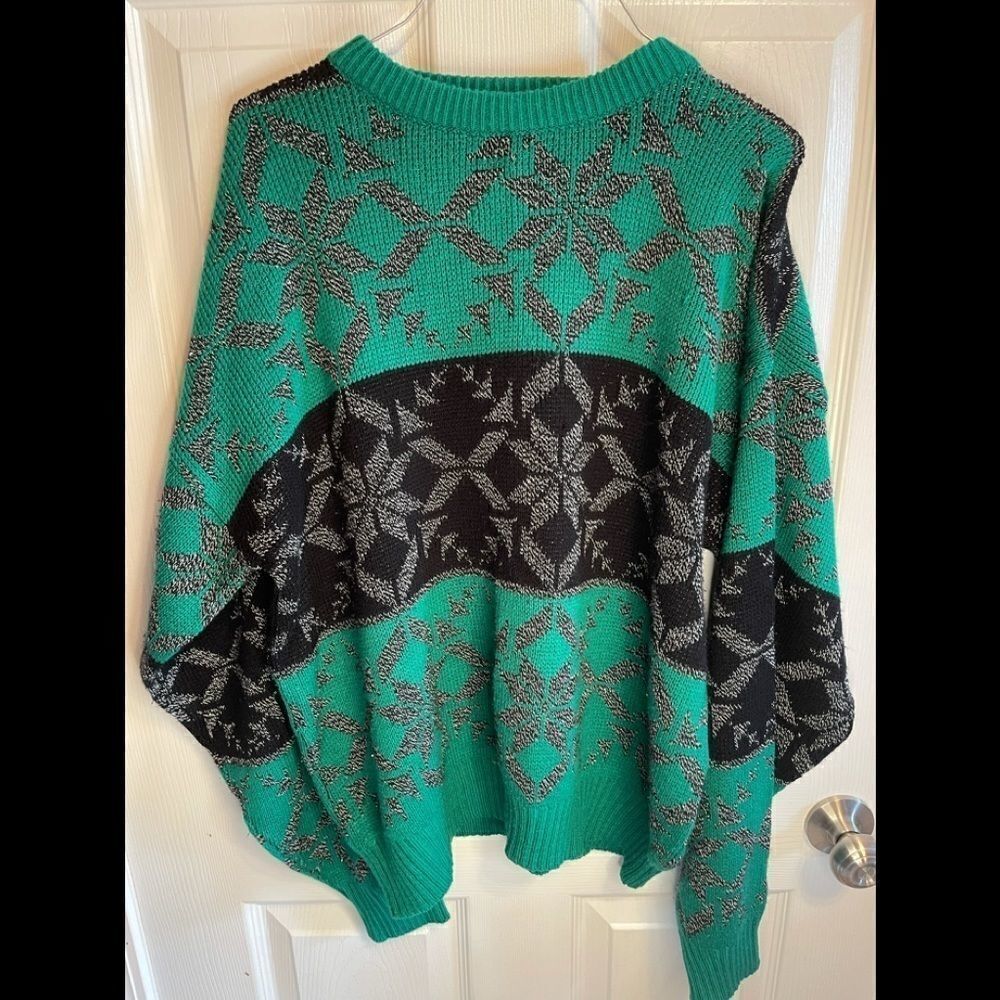 Men’s Vintage Boundary Waters sweater sz L?